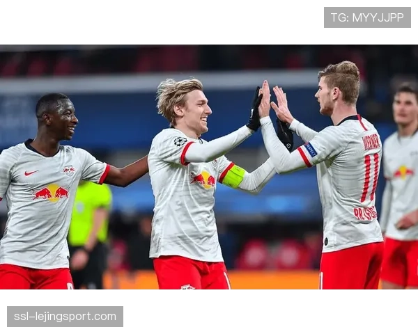 通讯:聚焦升班马圣保利,其坚持的高位防线在德甲屡次因对手反击而付出代价